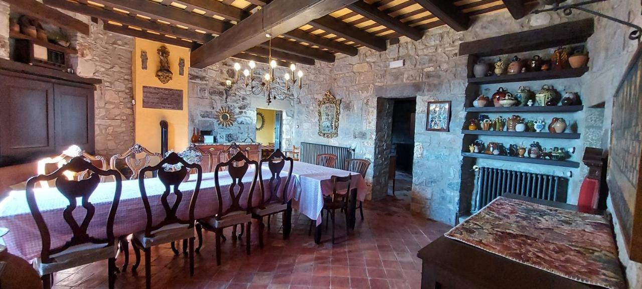 Вилла Castell De Llaes Экстерьер фото