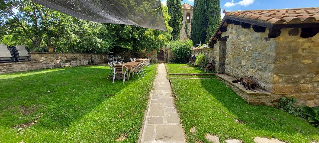 Вилла Castell De Llaes Экстерьер фото