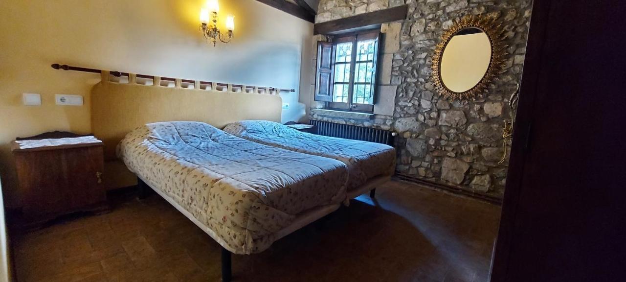 Вилла Castell De Llaes Экстерьер фото