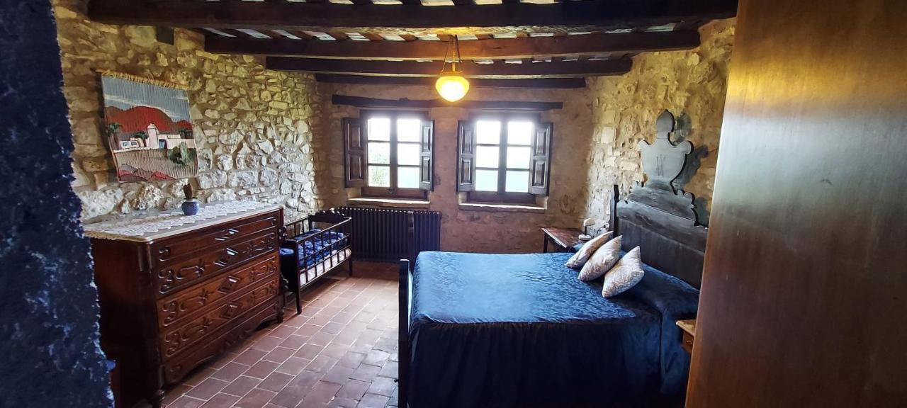 Вилла Castell De Llaes Экстерьер фото