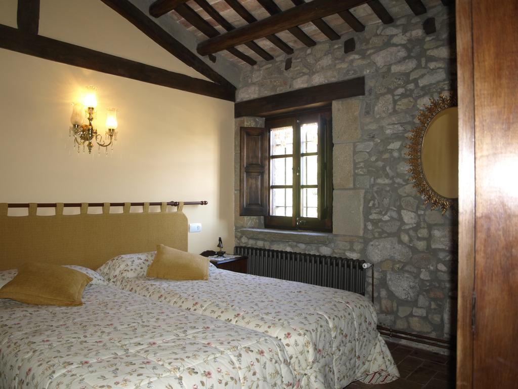 Вилла Castell De Llaes Экстерьер фото