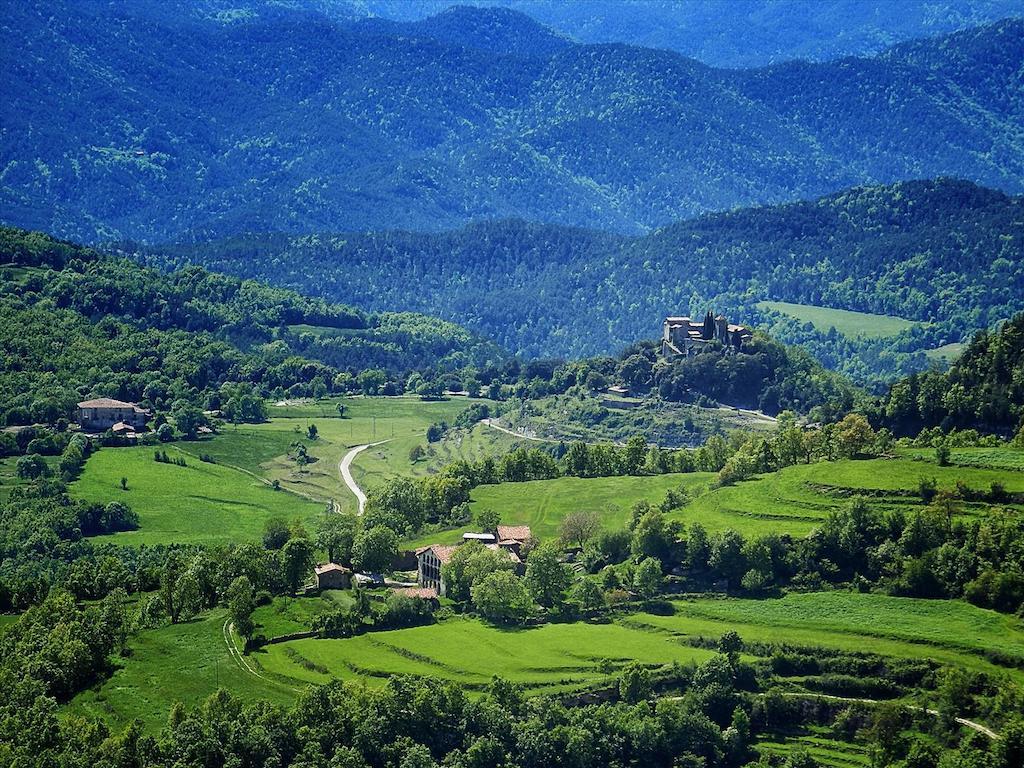 Вилла Castell De Llaes Экстерьер фото